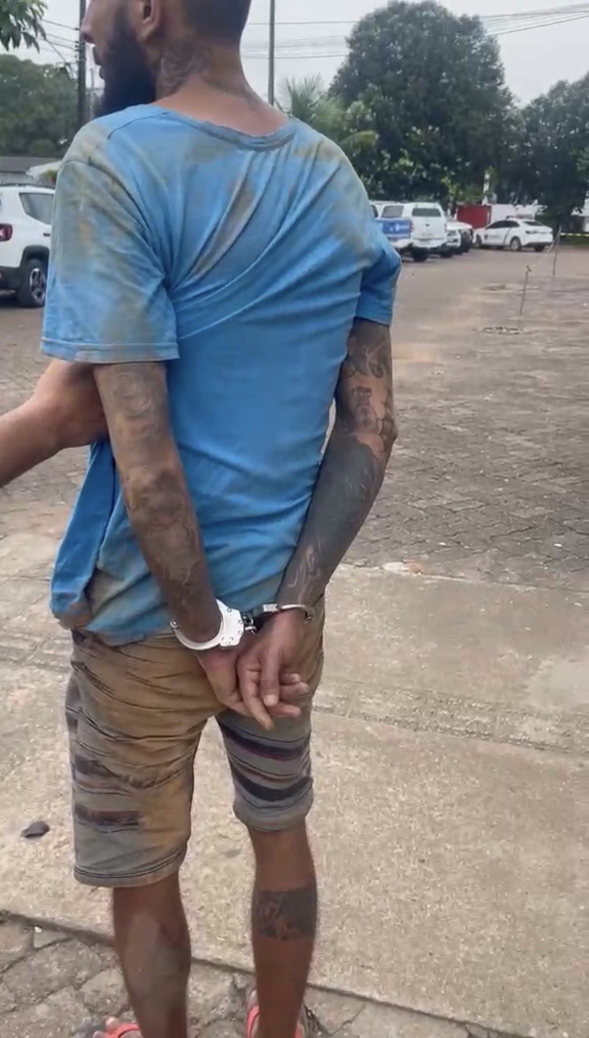 Policiais do 5º BPM cumprem mandado de prisão durante patrulhamento na zona leste de Porto Velho