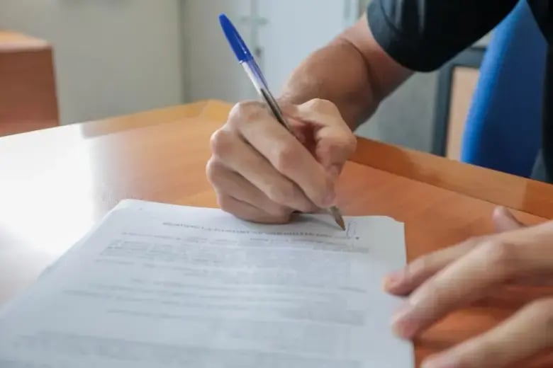 Cargos que exigem ensino médio e superior no concurso da Educação