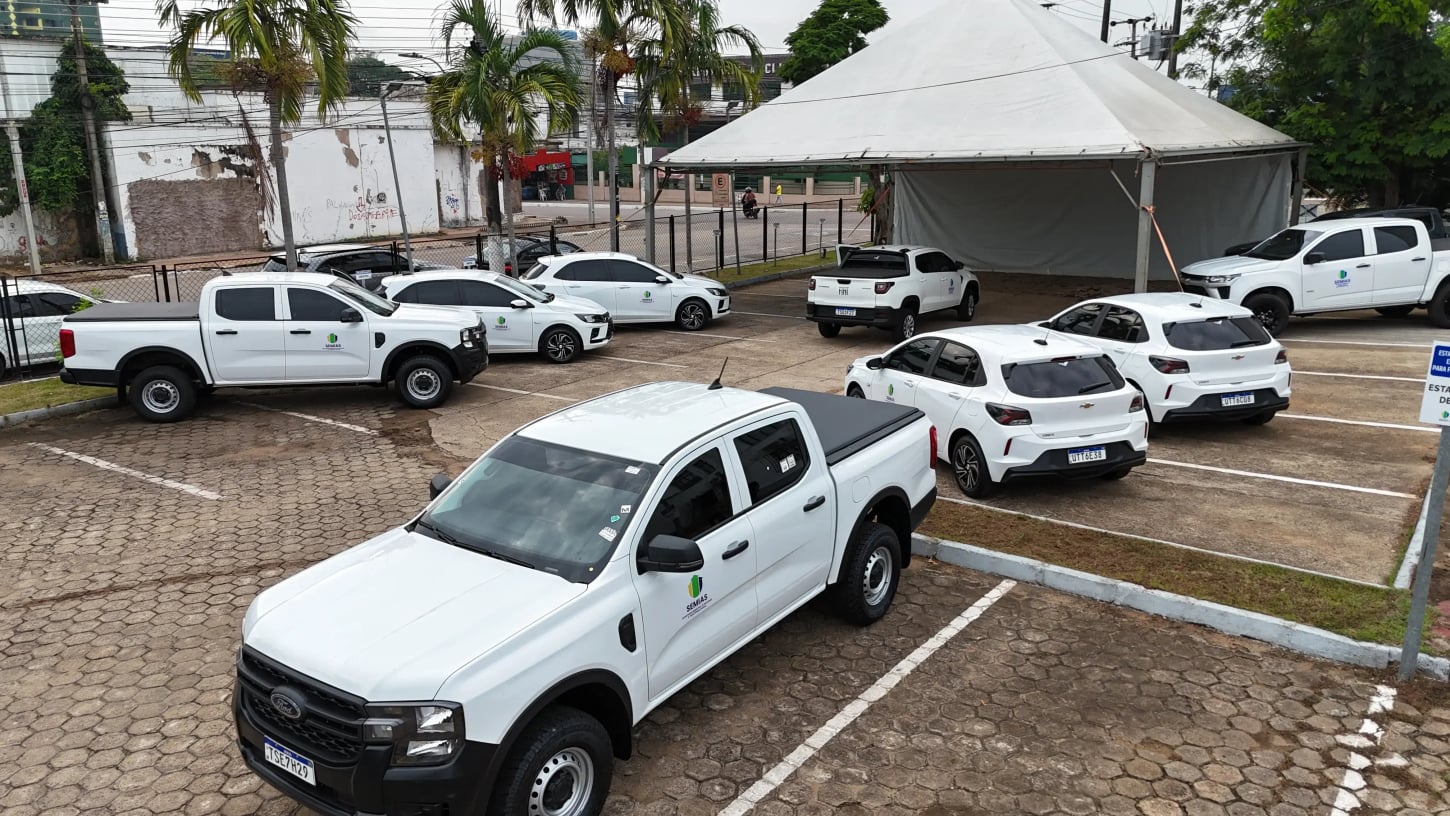 Nova frota de 16 veículos é entregue pela Prefeitura para fortalecer serviços sociais em Porto Velho