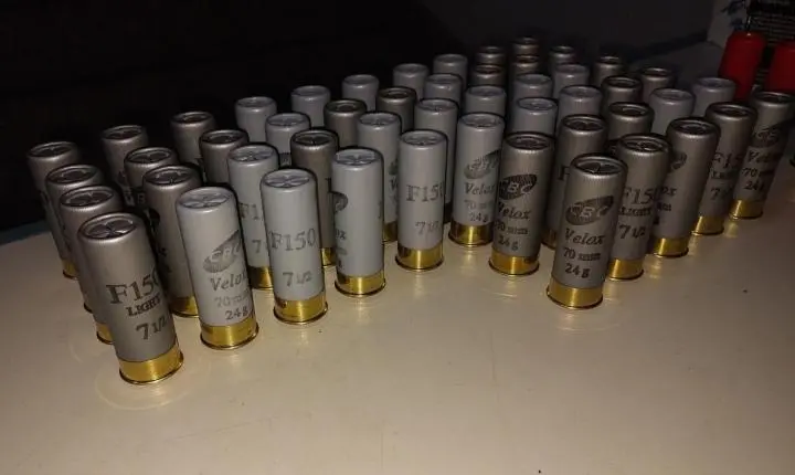 ARIQUEMES – AÇÃO CONJUNTA DA POLÍCIA MILITAR INTERCEPTA SUSPEITOS ARMADOS NA BR-364 E RECUPERA VASTO ARMAMENTO E BENS FURTADOS.