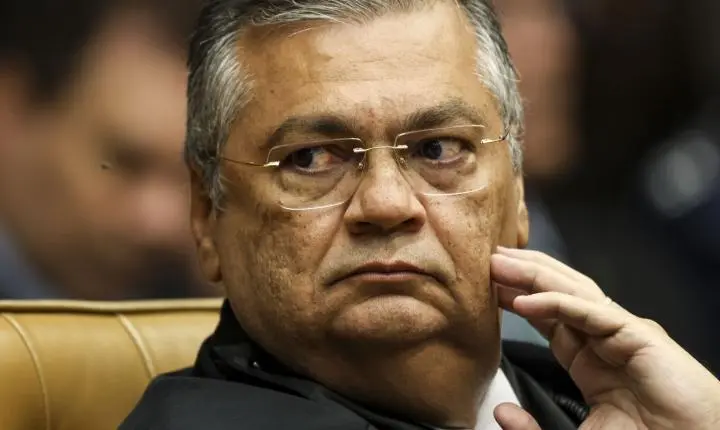 Dino manda PF apurar interferência externa no processo eleitoral