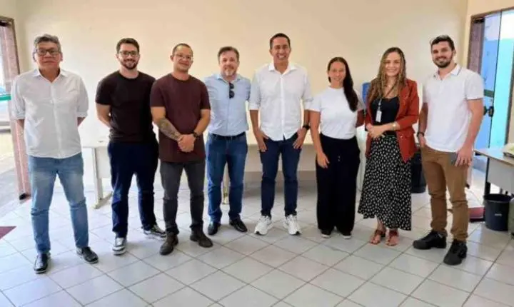 Eyder Brasil relata esforços para aumentar formação de servidores da Politec