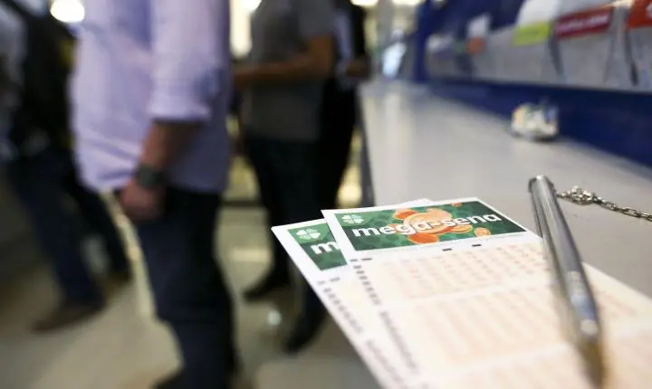 Mega-Sena acumula e prêmio principal vai para R$ 8 milhões