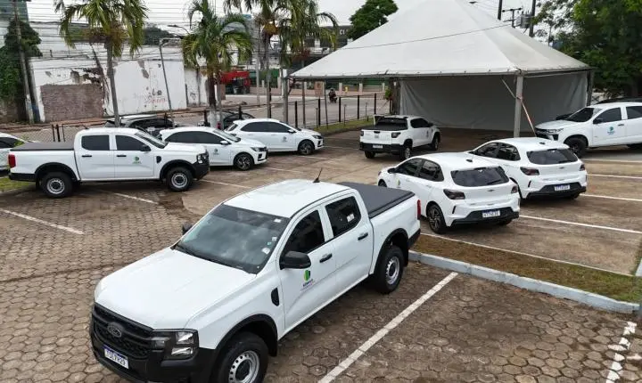 Nova frota de 16 veículos é entregue pela Prefeitura para fortalecer serviços sociais em Porto Velho