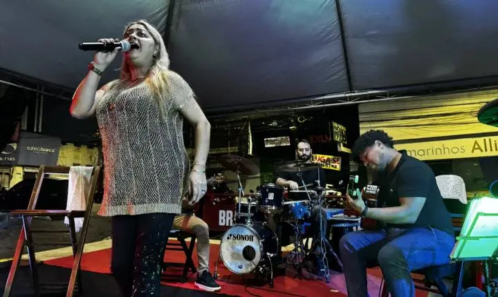 Sarau Brasilidades destaca a MPB e transforma o público em protagonista no Mercado Cultural